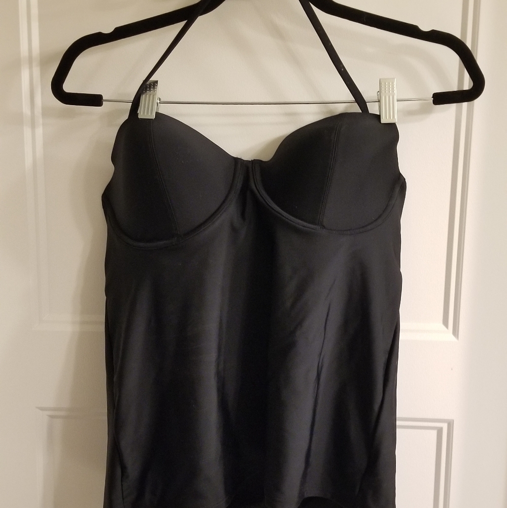 Classic black tankini with cutout back